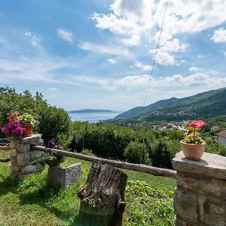2 In Old Stone House Near Opatija Apartament