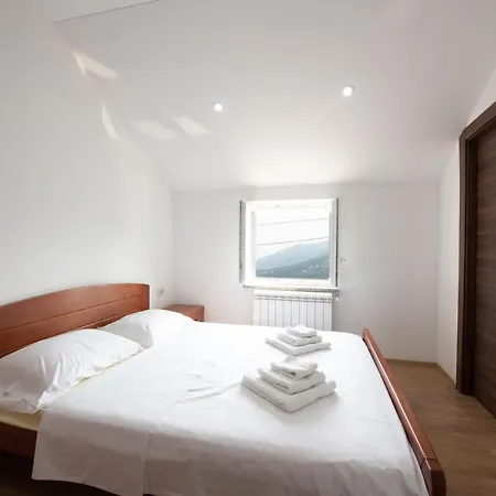 2 In Old Stone House Near Opatija