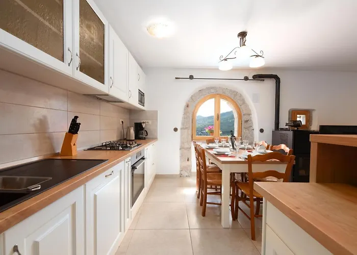 2 In Old Stone House Near Opatija Apartman