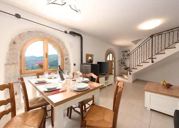 2 In Old Stone House Near Opatija