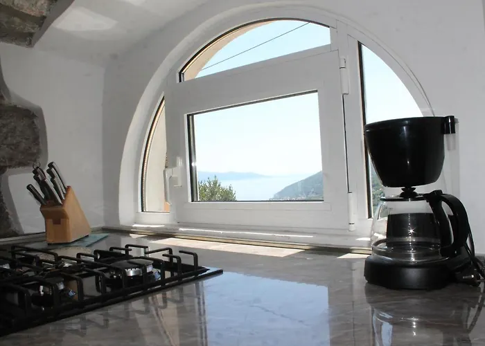 2 In Old Stone House Near Opatija * Icici