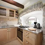 아파트 2 In Old Stone House Near Opatija Ičići
