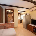 아파트 2 In Old Stone House Near Opatija *