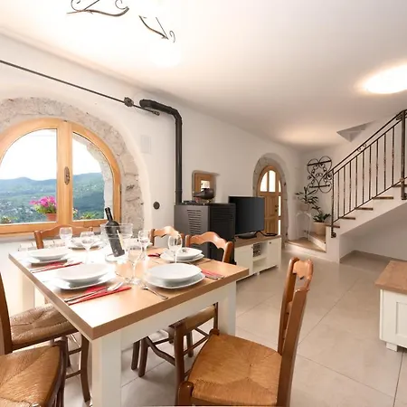 2 In Old Stone House Near Opatija