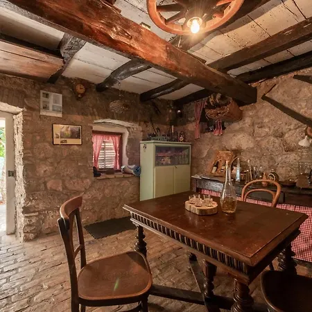Lejlighed 2 In Old Stone House Near Opatija Ičići