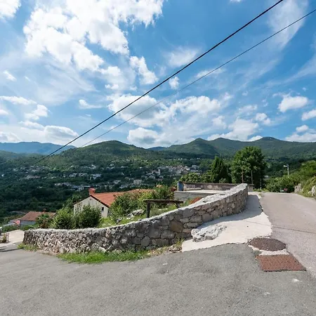 2 In Old Stone House Near Opatija Apartmán