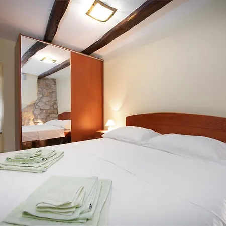 2 In Old Stone House Near Opatija * Icici