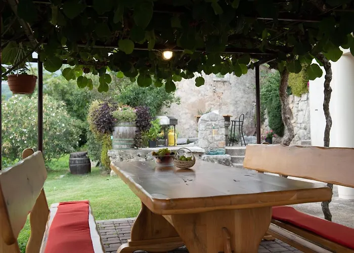 2 In Old Stone House Near Opatija Appartement *