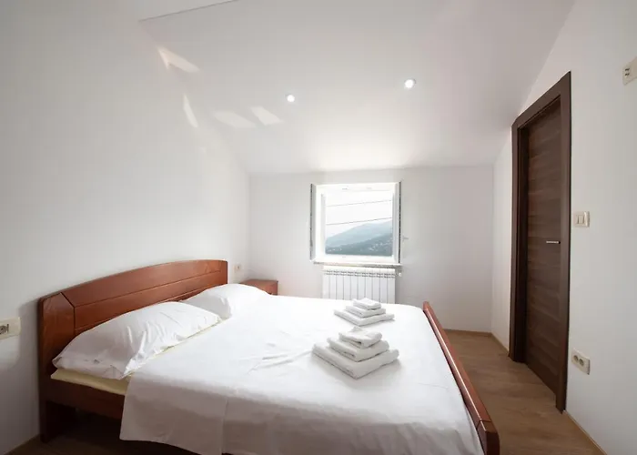 2 In Old Stone House Near Opatija